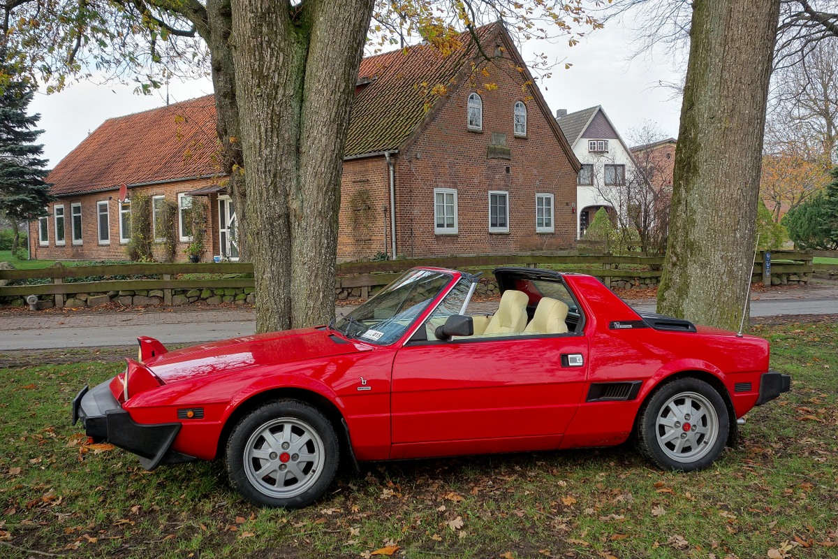Bertone X19 1982.JPG