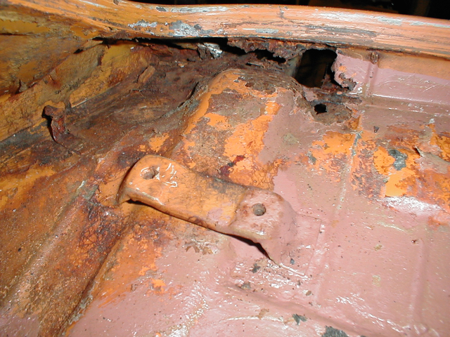 This (as I suspected) is what lay on the other side - a known 911 rot spot.