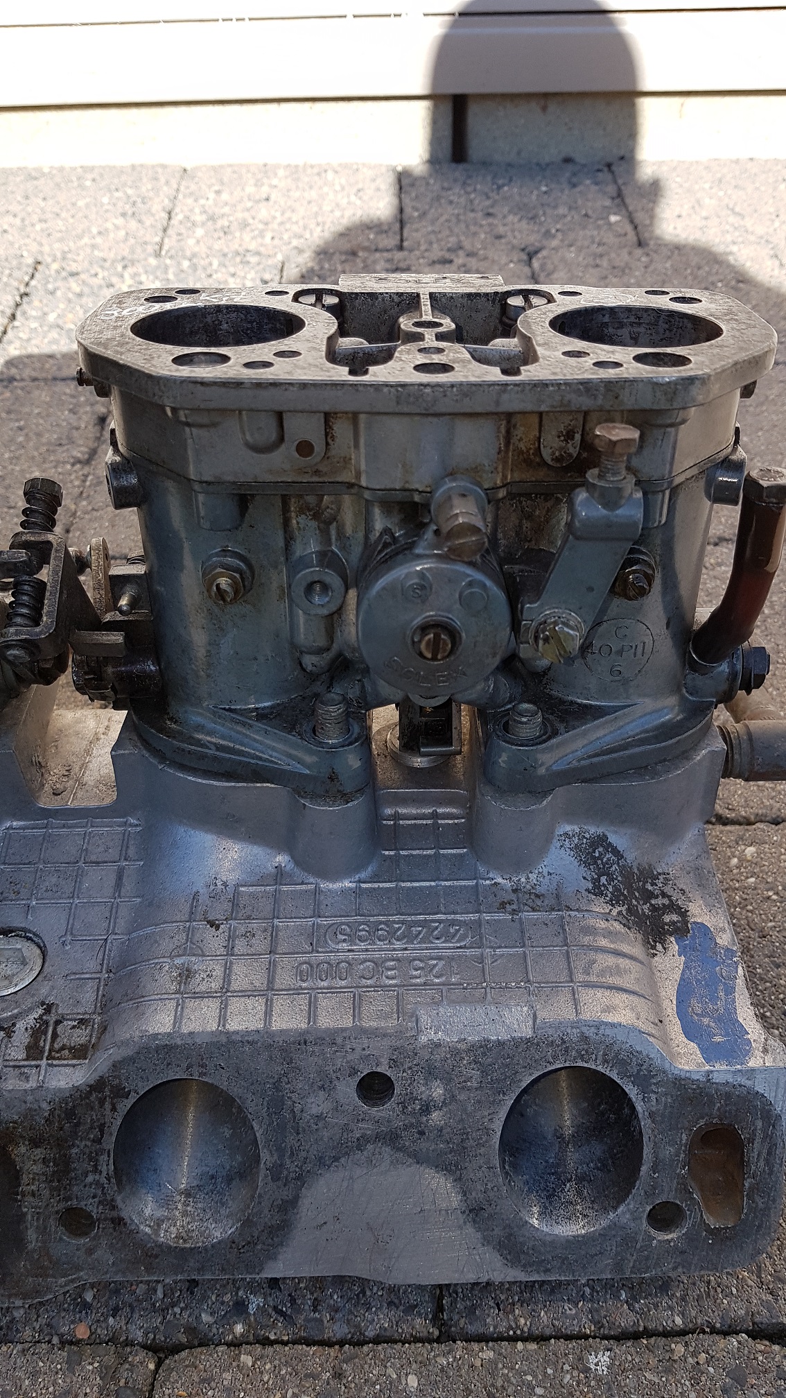 Intake manifold and carbs.